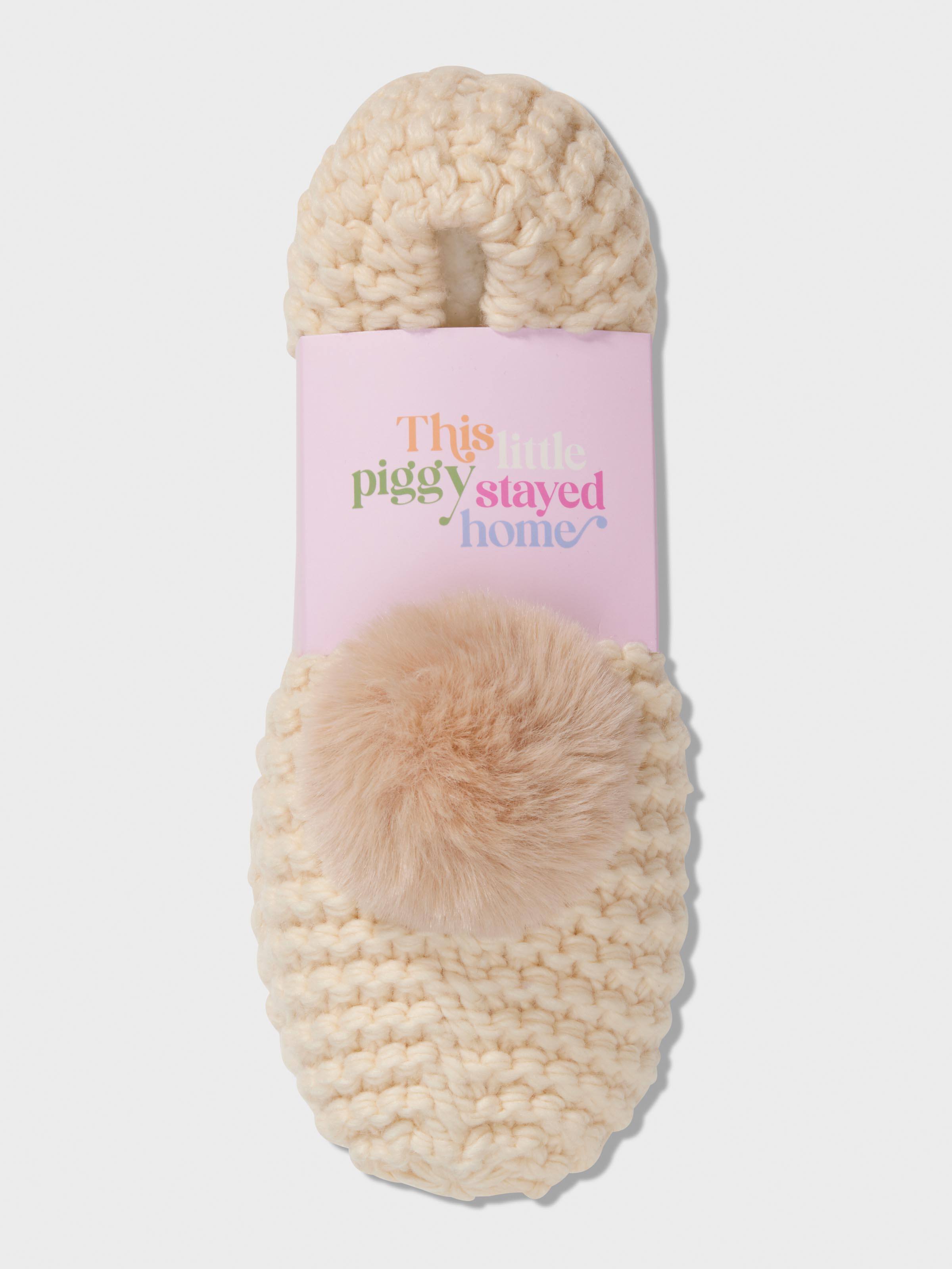 Fluffy Tail Sockette